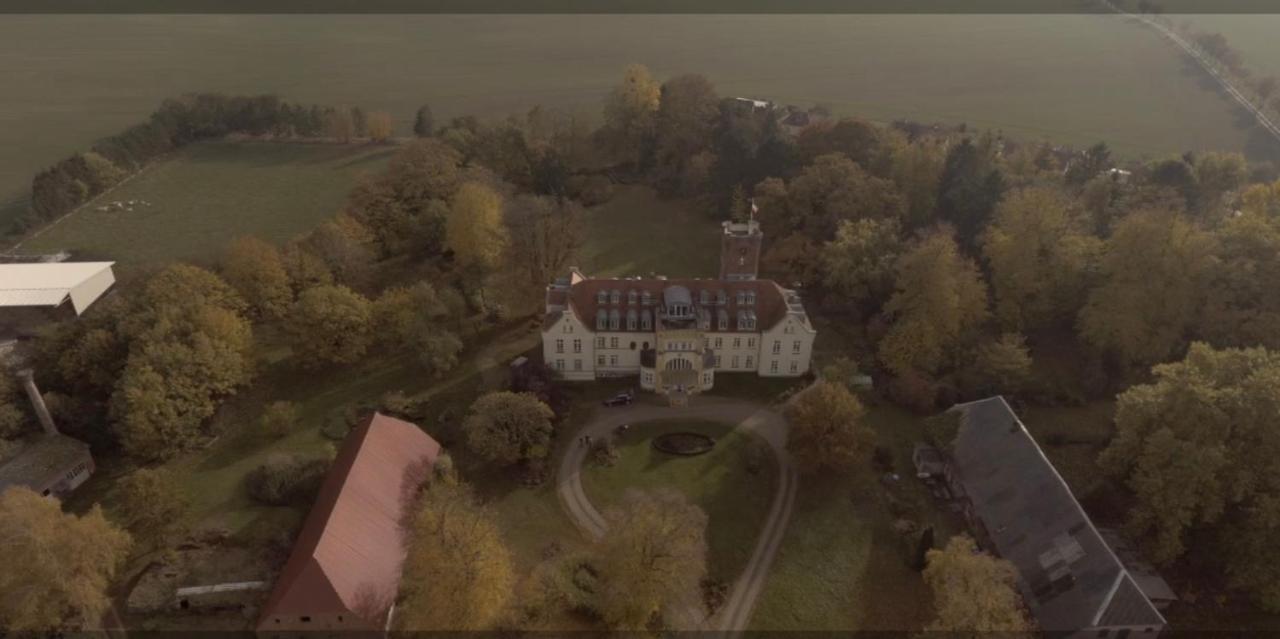 Schloss Lelkendorf Apartment Ulrichshusen Maisonette Fewo Mecklenburger Seenplatte Mit Dachterrasse Naehe Ostsee Экстерьер фото